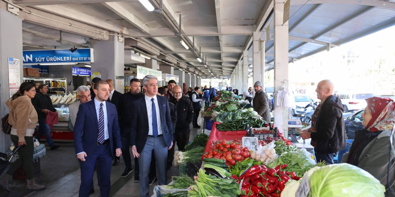 MARMARİS BELEDİYE BAŞKANI OKTAY’DAN SEMT PAZARI ZİYARETİ