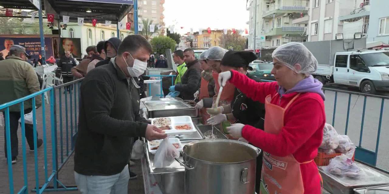 MURATPAŞA'DA MAHALLE İFTARLARI DEVAM EDİYOR