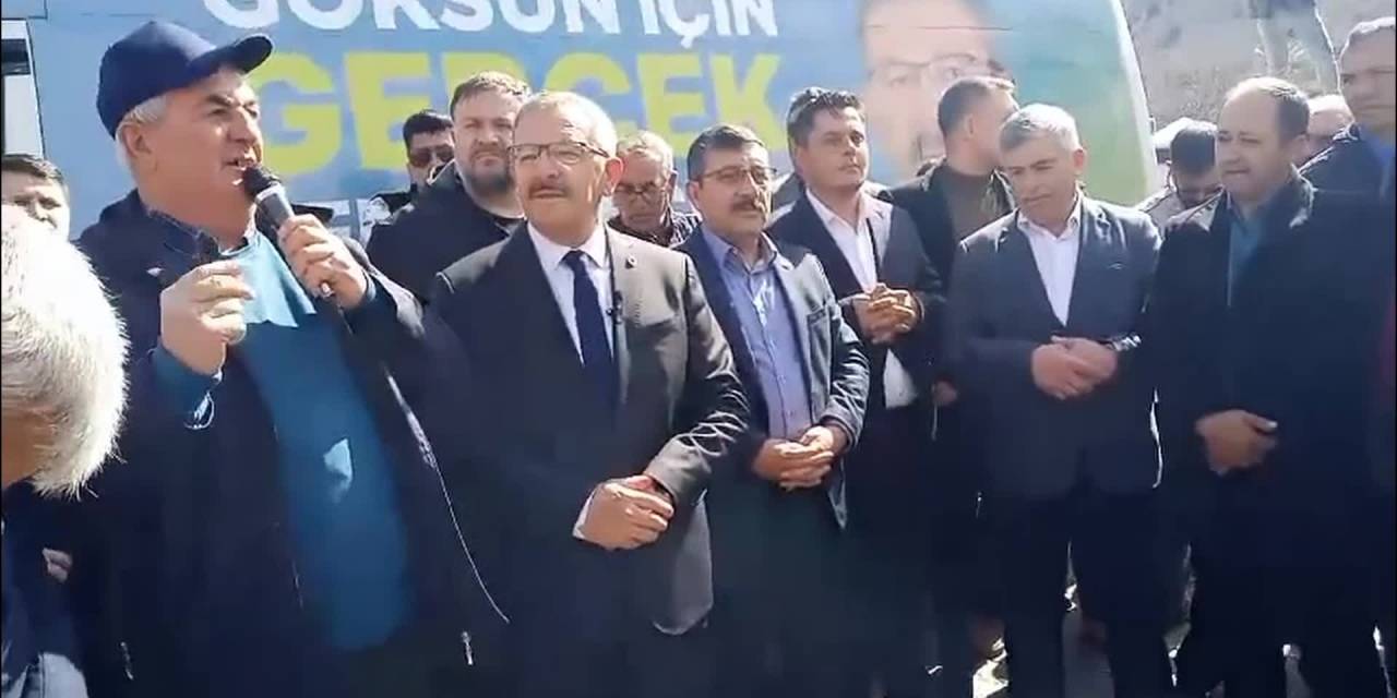 Göksun Belediye Başkanı Aydın, Kendisini Eleştiren Vatandaşın Elinden Mikrofonu Aldı