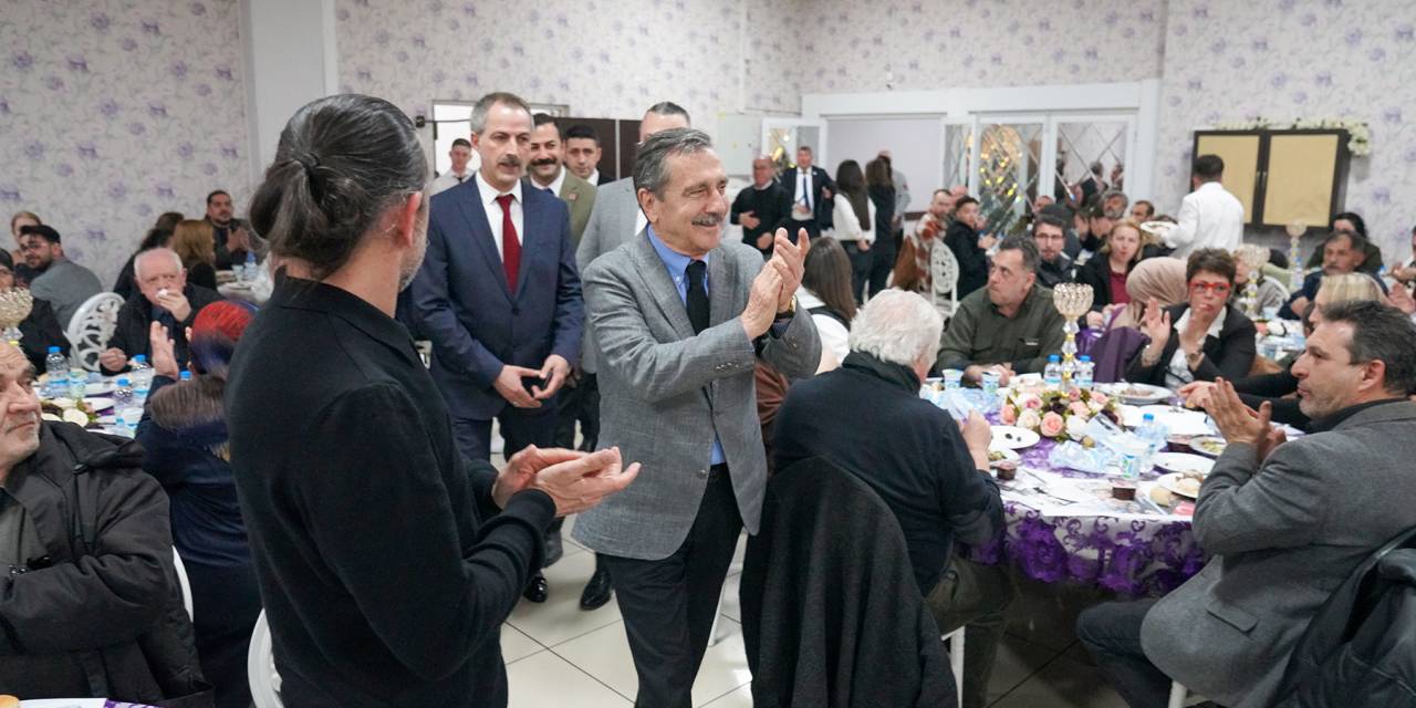 Tepebaşı Belediye Başkanı Ataç, Berber Ve Kuaförlerle İftarda Buluştu