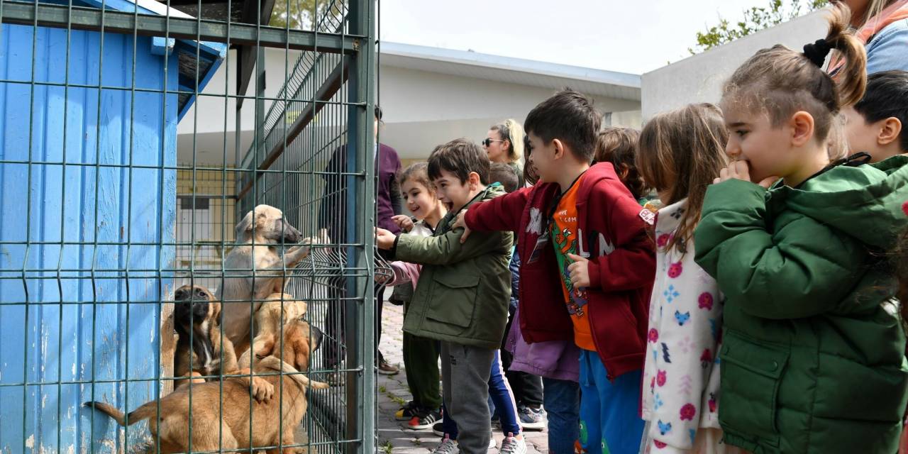 KONYAALTI’NDA MİNİKLERDEN ANLAMLI ZİYARET