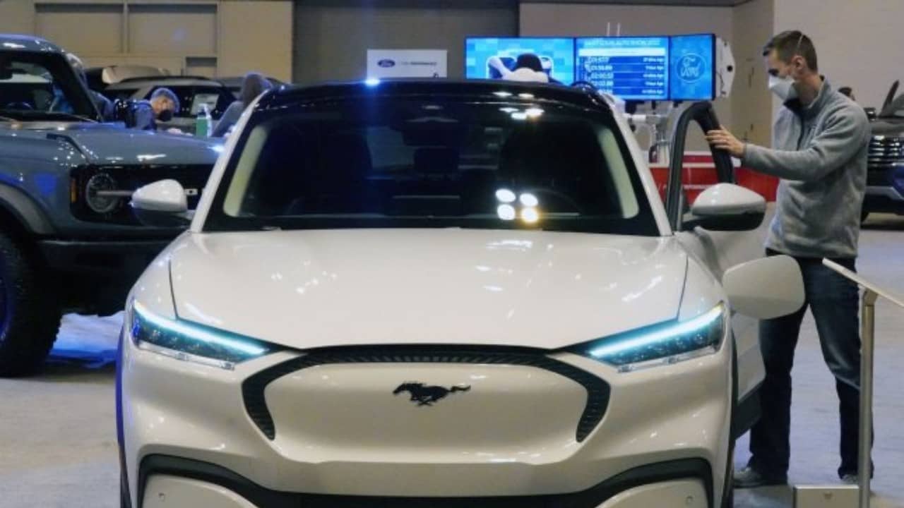 Ford, 2024 yılına kadar Avrupa'da 7 yeni EV tanıtacak, EV tesisine 2 milyar dolar yatırım yapacak
