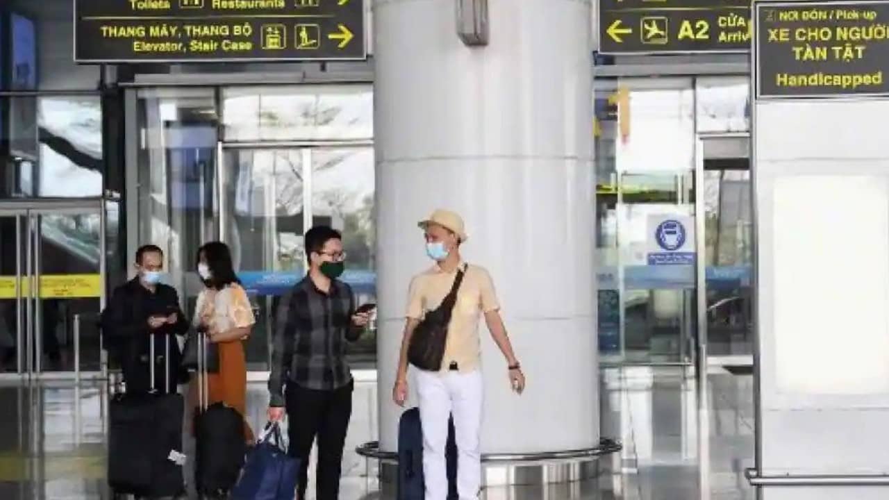 Vietnam, uluslararası gezginler için COVID-19 karantinasını kaldırdı