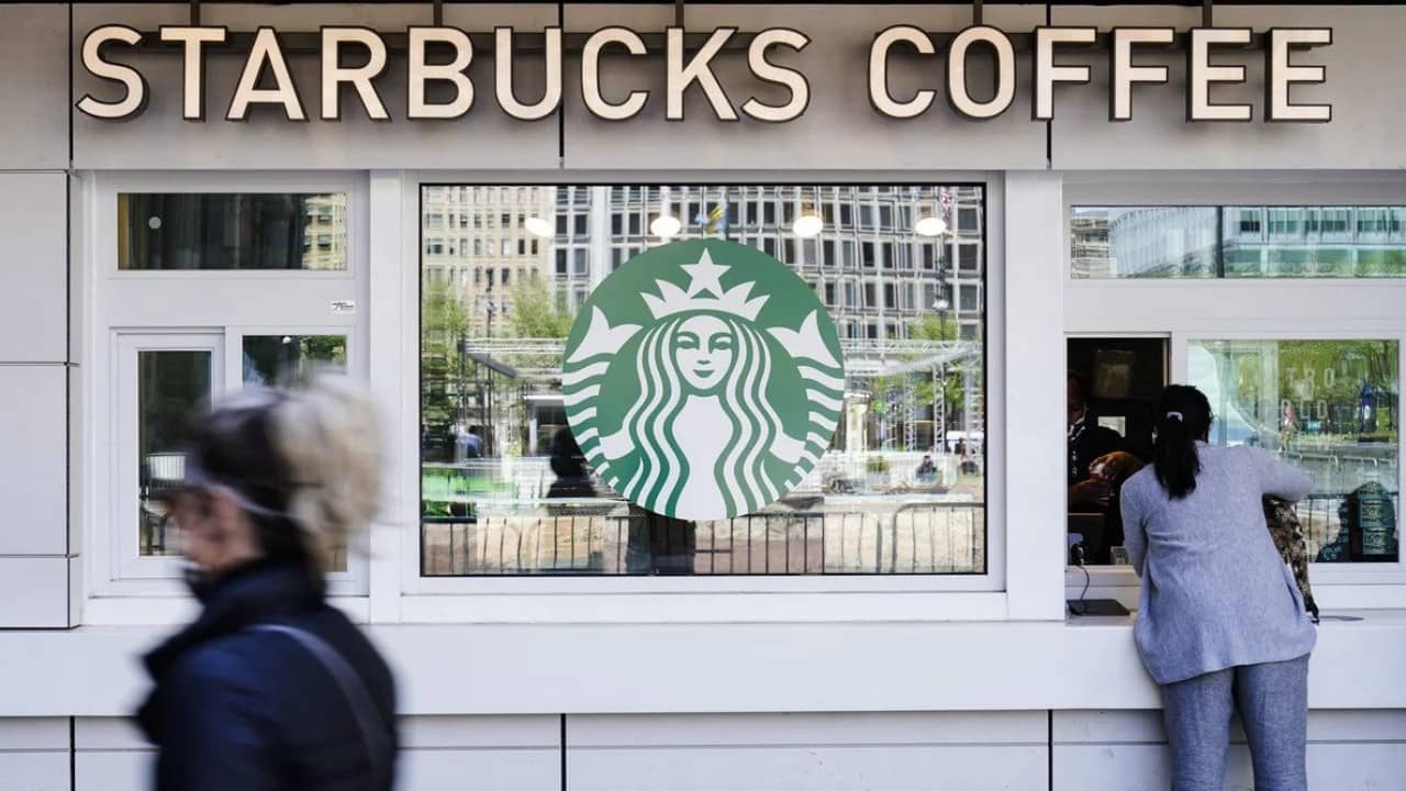 Starbucks, ABD ve Kanada'da kağıt bardakları aşamalı olarak kaldırmayı planlıyor