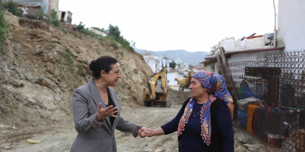 EFES SELÇUK BELEDİYE BAŞKANI SENGEL, KENTTE DEVAM EDEN ÇALIŞMALARI YERİNDE İNCELEDİ