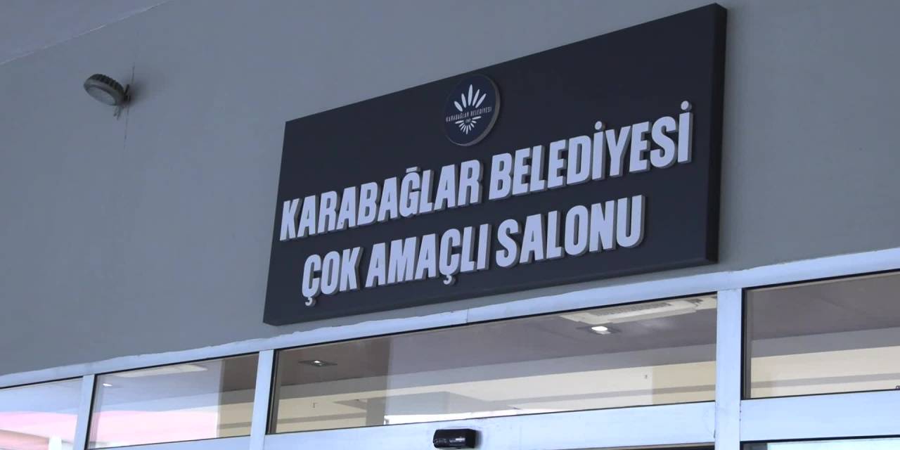 KADINLARDAN KARABAĞLAR BELEDİYE BAŞKANI SELVİTOPU'NA 'SEMT MERKEZİ' TEŞEKKÜRÜ