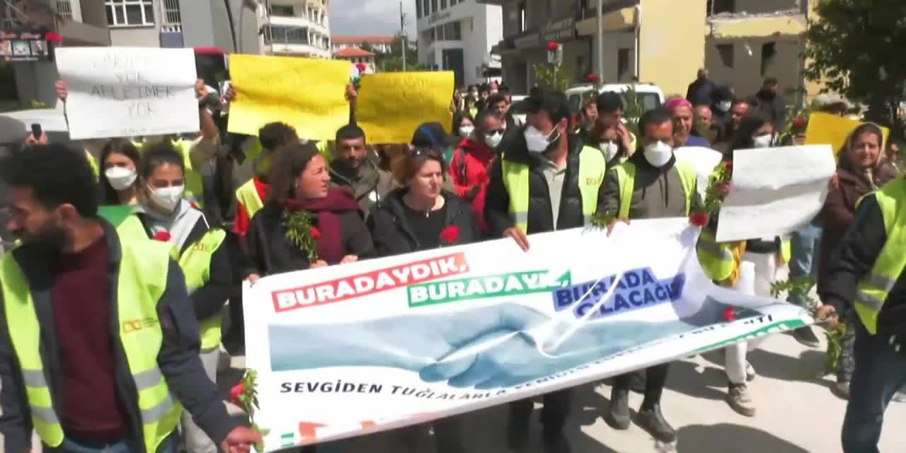 HATAY DEPREM DAYANIŞMASI: “HALKIMIZI BİR LOKMA EKMEĞE, BİR YUDUM SUYA MUHTAÇ EDENLERDEN HESAP SORACAĞIZ”