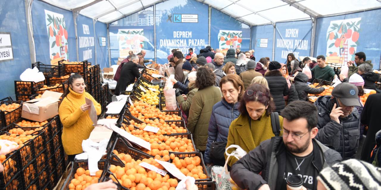 KADIKÖY, DEPREMZEDE ÇİFTÇİLERLE DAYANIŞMAYA DEVAM EDİYOR