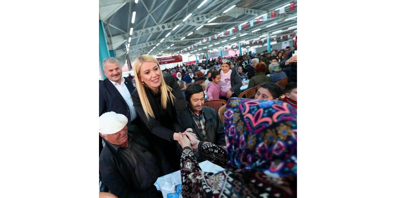 MERKEZEFENDİ BELEDİYESİ'NİN İFTAR SOFRASI MURATDEDE MAHALLESİ'NDE KURULDU