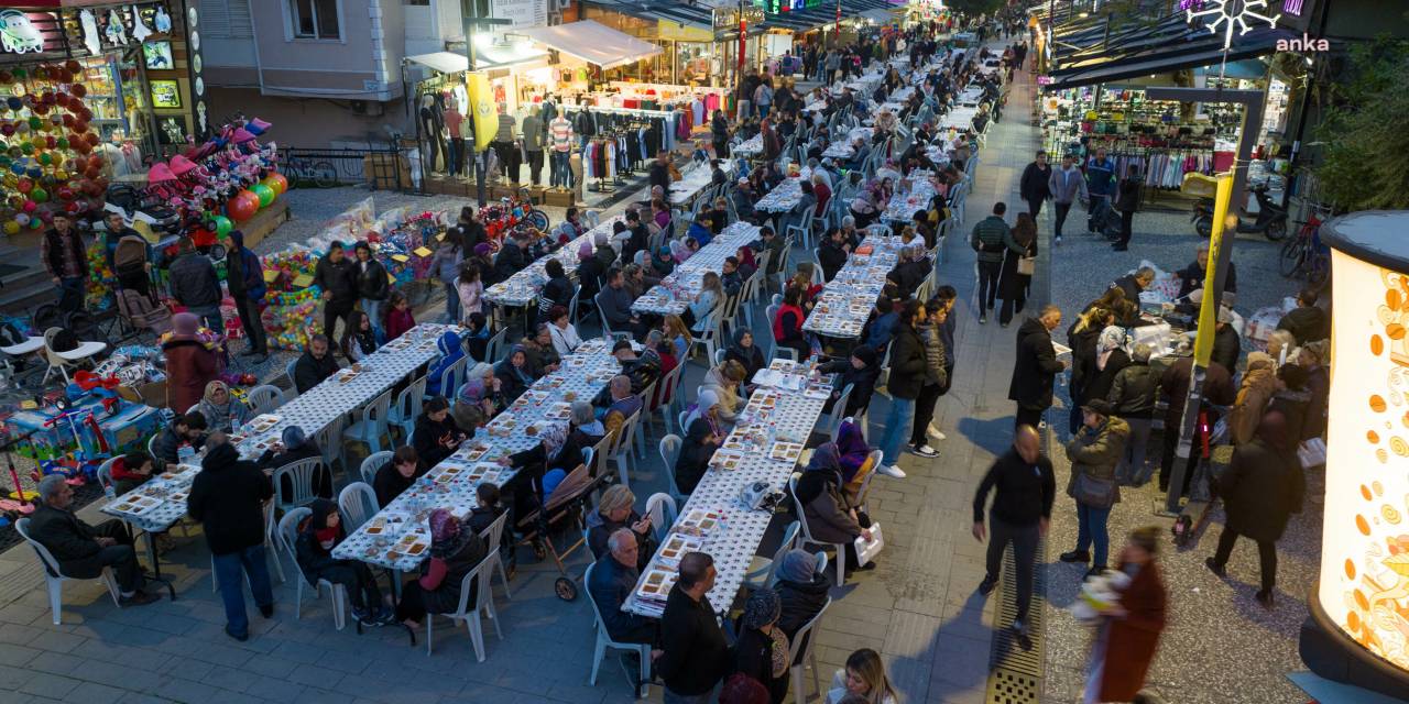 BUCA BELEDİYESİ’NDEN ŞİRİNYER FORBES CADDESİ’NDE İFTAR PROGRAMI