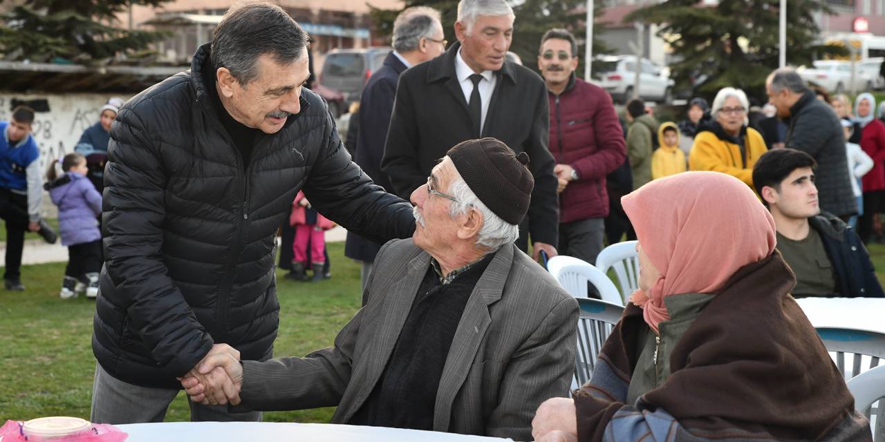 TEPEBAŞI BELEDİYESİ’NDEN ÇAMLICA MAHALLESİ’NDE İFTAR PROGRAMI