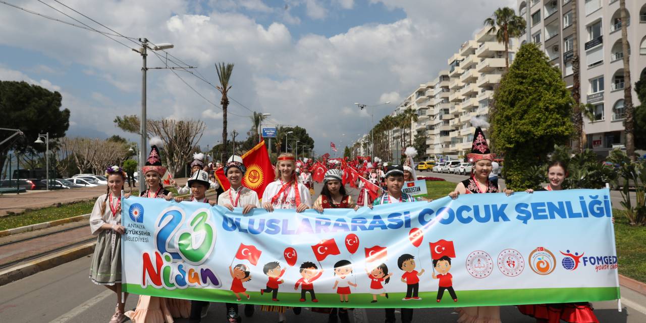 ANTALYA BÜYÜKŞEHİR BELEDİYESİ 23 NİSAN’I COŞKUYLA KUTLAYACAK