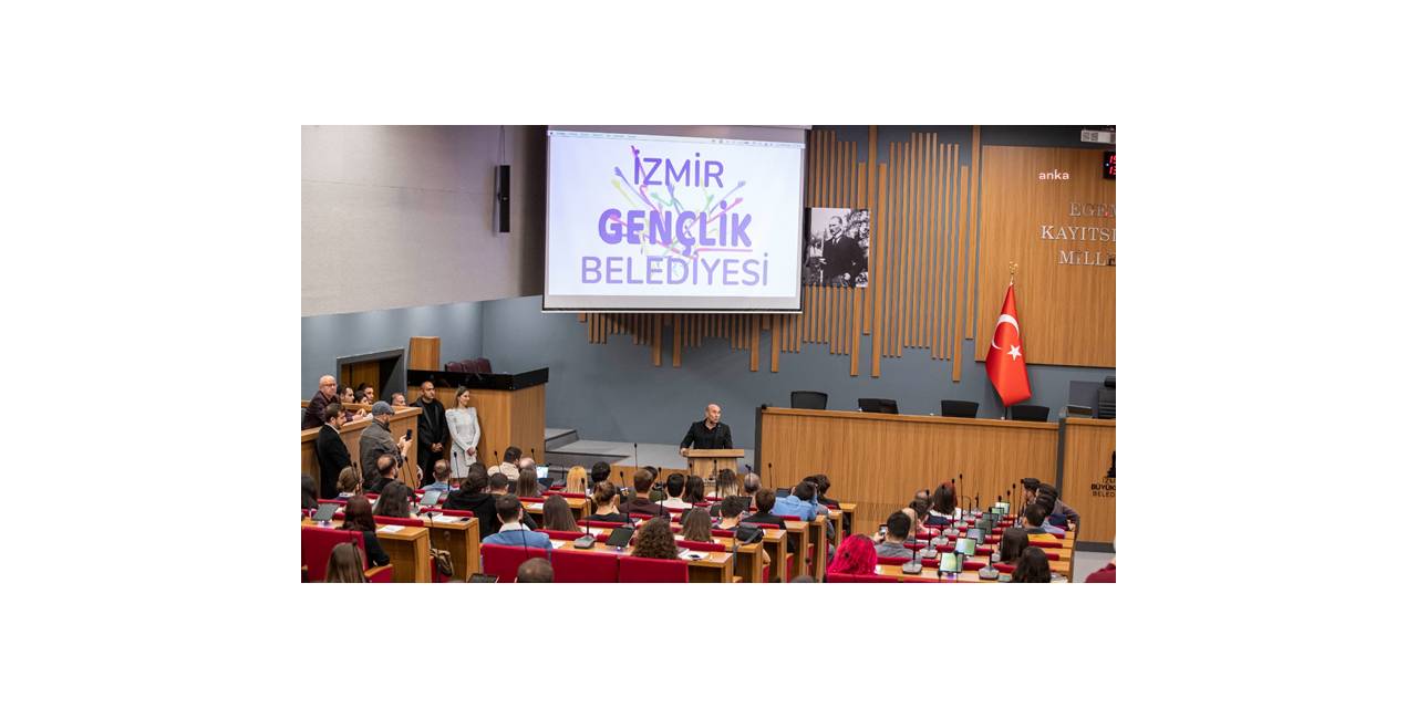 İZMİR GENÇLİK BELEDİYESİ’NİN İLK MECLİS TOPLANTISINA KATILAN TUNÇ SOYER: "TARİH SİZİ YAZACAK"