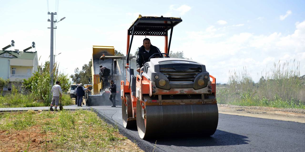 MURATPAŞA BELEDİYESİ’NDEN GÜZELOBA-YAMANSAZ'IN 29 SOKAĞINDA ASFALT ÇALIŞMASI