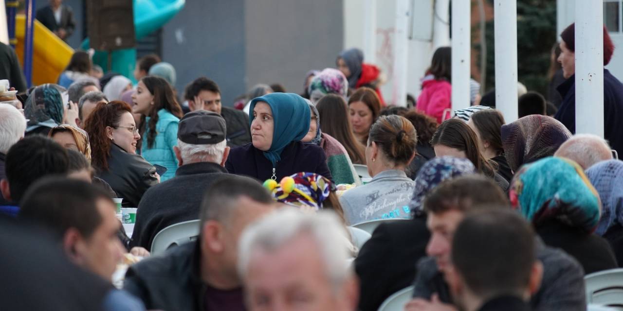 LÜLEBURGAZ’DA RAMAZAN AYI BOYUNCA 10 BİN KİŞİYE İFTAR VERİLDİ