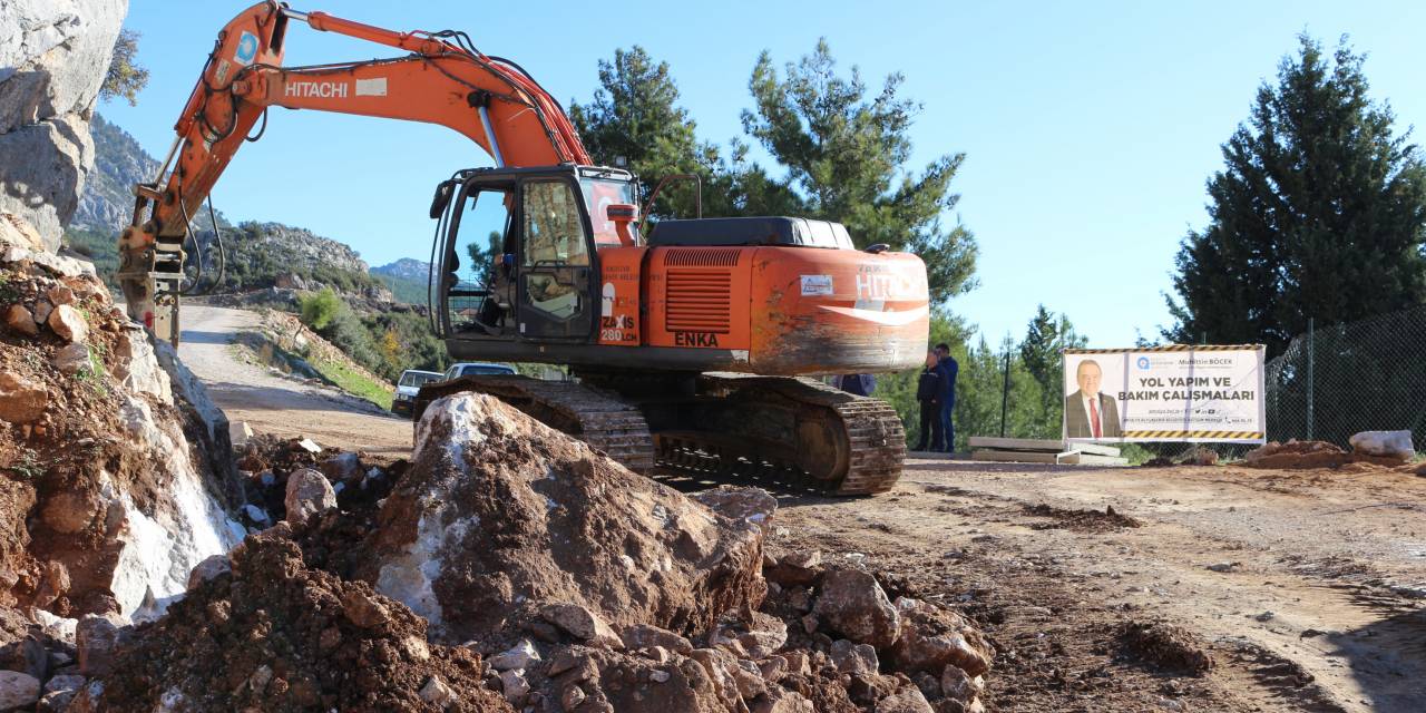 ANTALYA BÜYÜKŞEHİR’DEN AKSEKİ VE GÜNDOĞMUŞ YOLLARINDA YAZ ÇALIŞMASI