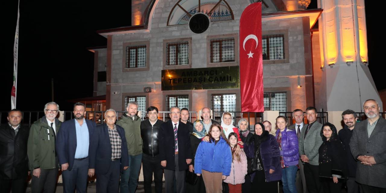 İZMİT BELEDİYESİ'NİN YAPIMINI ÜSTLENDİĞİ AMBARCI TEPEBAŞI CAMİİ, KADİR GECESİNDE İBADETE AÇILDI