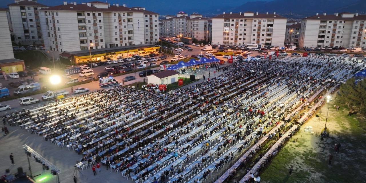 MERKEZEFENDİ BELEDİYESİ'NİN SON İFTAR SOFRASI KAYALAR TOKİ’DE KURULDU