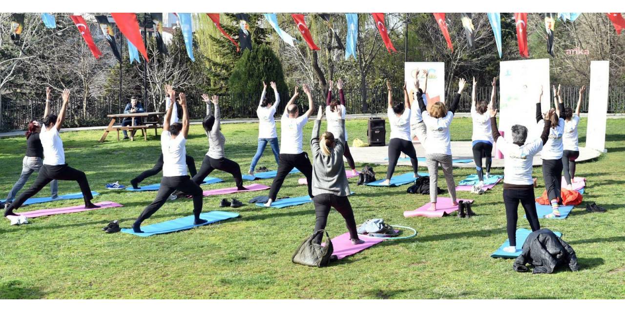 BEŞİKTAŞ’TA ‘ULUSLARARASI MUTLULUK GÜNÜ’NDE YOGA VE MEDİTASYON ETKİNLİĞİ DÜZENLENDİ