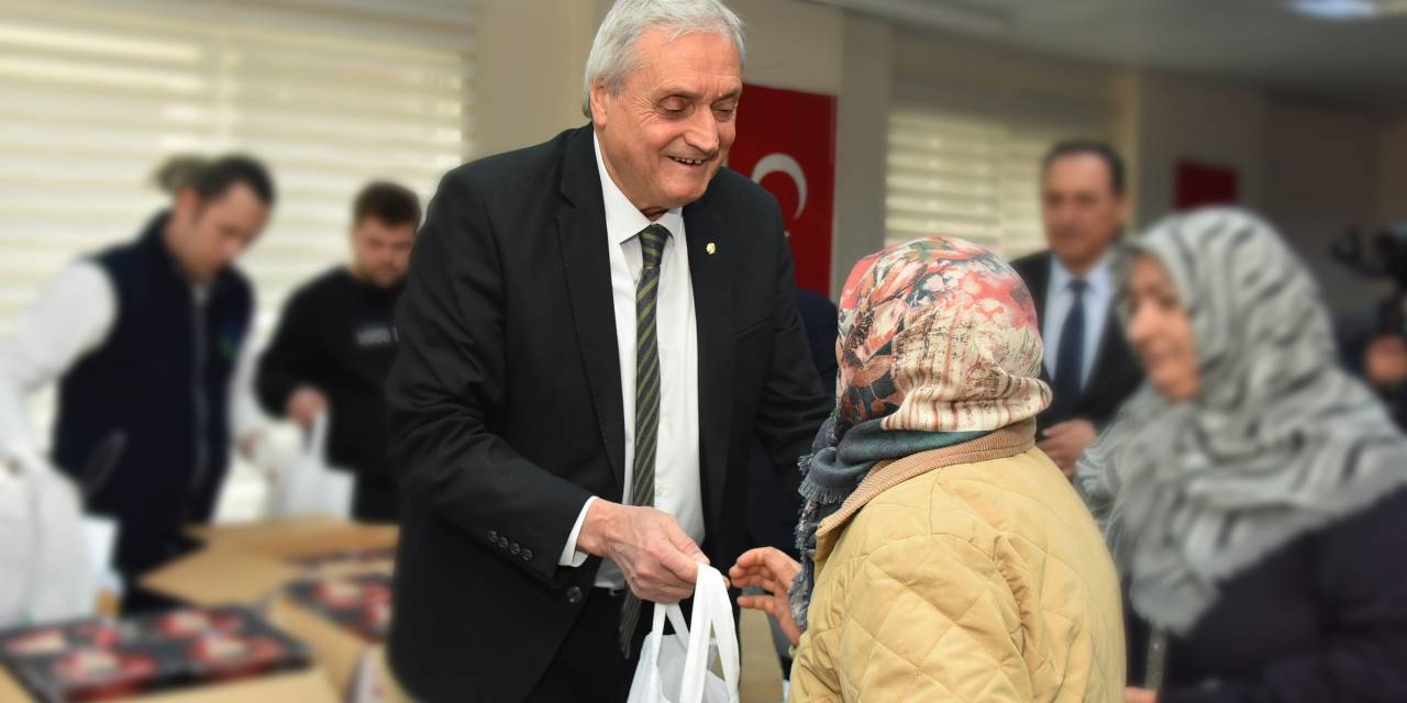 BOZÜYÜK BELEDİYESİ’NDEN İHTİYAÇ SAHİBİ AİLELERE DESTEK