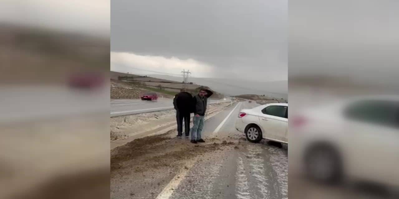 ÇORUM MECİTÖZÜ YOLUNDA ZİNCİRLEME TRAFİK KAZASI: 12 YARALI