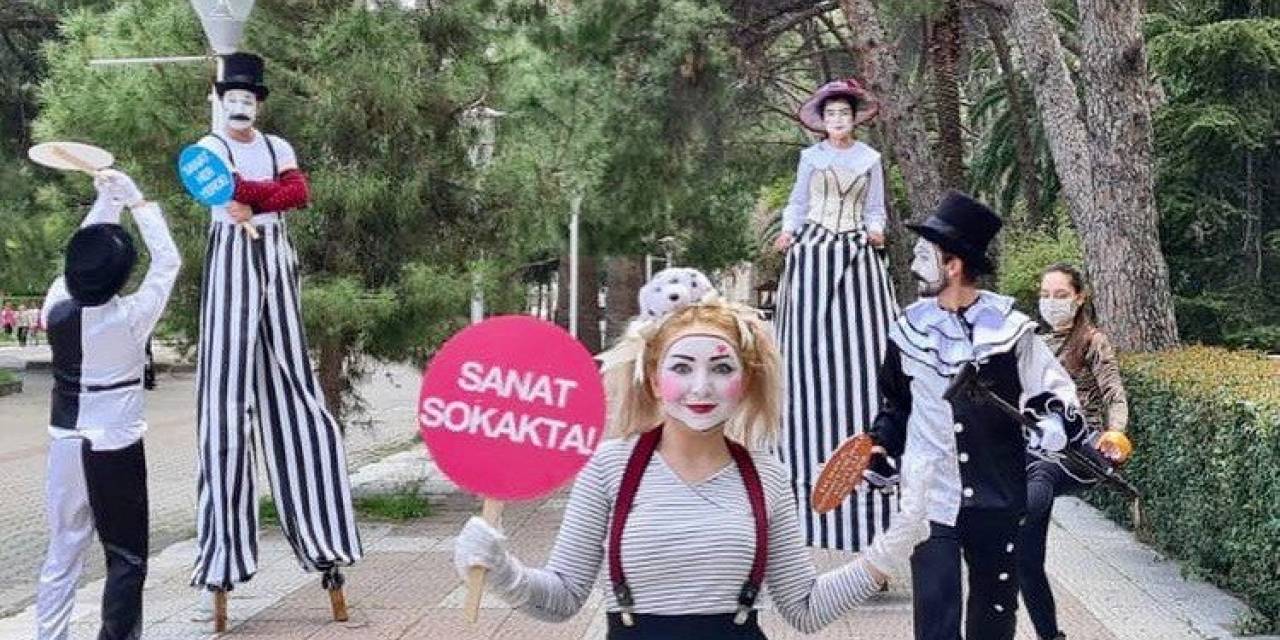 İZMİR’DE SOKAK SANATÇILARI İÇİN YENİ DÜZENLEME