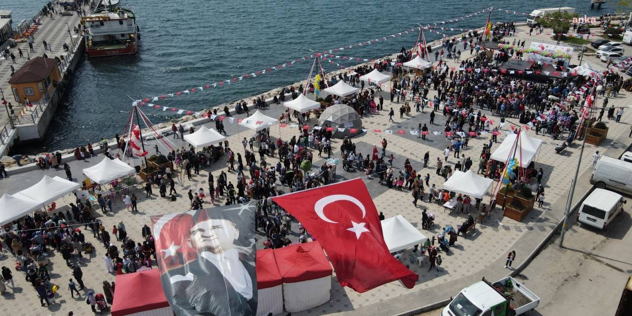 GEMLİK’TE BAYRAM COŞKUSU ALANLARA SIĞMADI