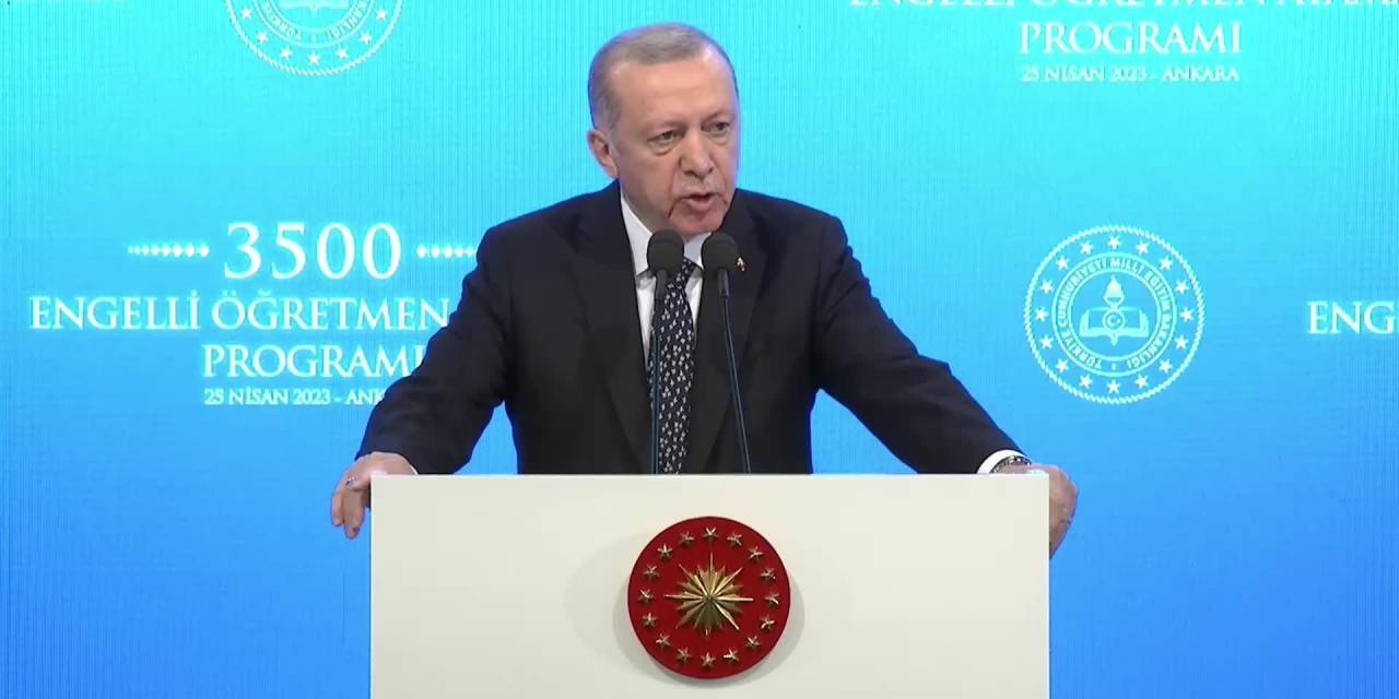 ERDOĞAN’DAN ENGELLİÖĞRETMEN ADAYINA: AMA SEN PEK ENGELLİYE BENZEMİYORSUN. ENGELLİ MİSİN?