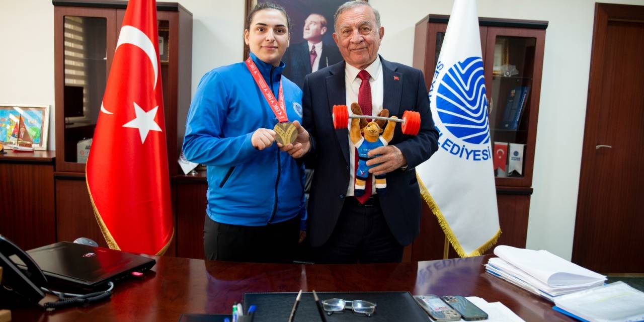 AVRUPA ÜÇÜNCÜSÜ HALTERCİDEN, SEYHAN BELEDİYE BAŞKANI AKAY’A TEŞEKKÜR ZİYARETİ