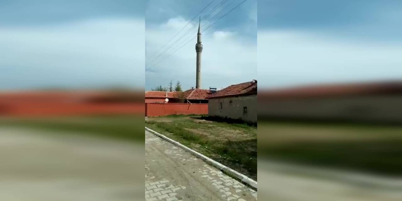 YOZGAT'TA VATANDAŞLAR, AKP MİTİNGİNE CAMİDEN YAPILAN ANONSLA DAVET EDİLDİ