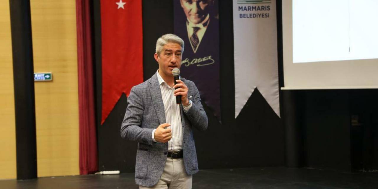 MARMARİS BELEDİYE BAŞKANI OKTAY, PERSONELE SESLENDİ: "BİZ, BÜYÜK BİR AİLEYİZ"