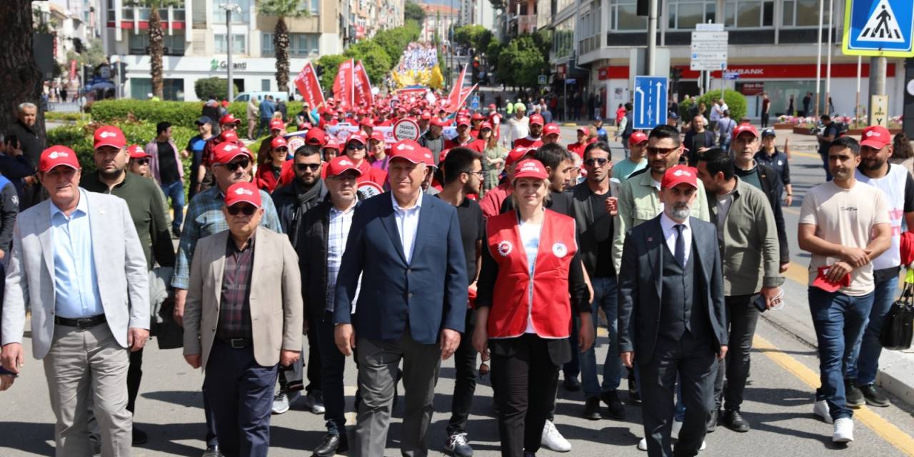 EFELER’DE 1 MAYIS EMEK VE DAYANIŞMA GÜNÜ KUTLANDI