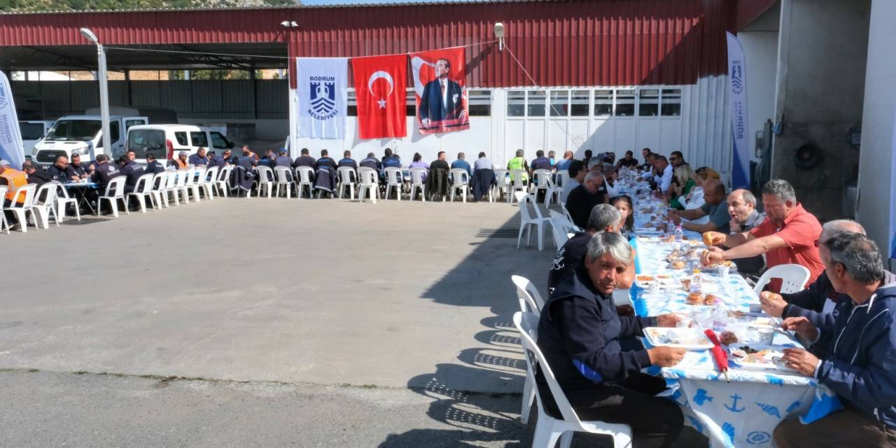 BODRUM BELEDİYE BAŞKANI ARAS, 1 MAYIS’TA PERSONELLE BULUŞTU