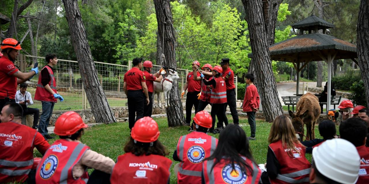 KONYAALTI BELEDİYESİ PERSONELİ HAYVAN KURTARMA EĞİTİMİNİ TAMAMLADI