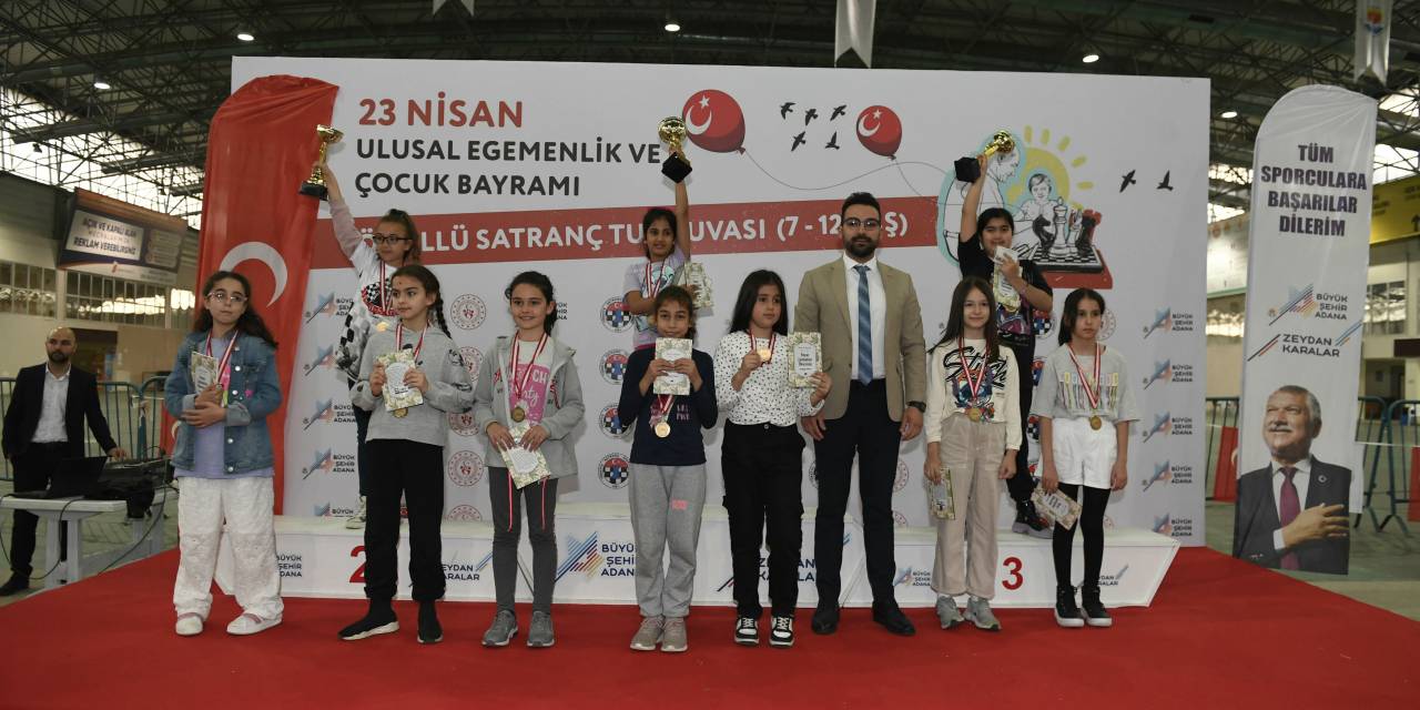 ADANA BÜYÜKŞEHİR’İN DESTEĞİYLE DÜZENLENEN ‘23 NİSAN ÖDÜLLÜ SATRANÇ TURNUVASI’ TAMAMLANDI