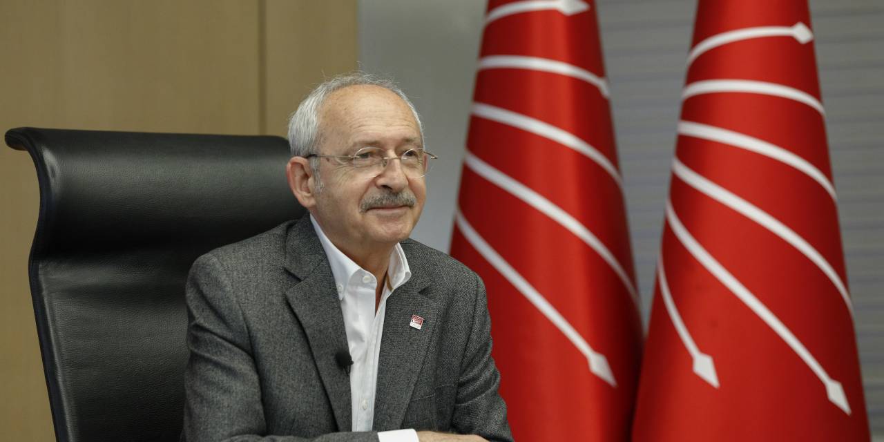 KILIÇDAROĞLU: SEVGİLİ MEMURLAR, SEVGİLİ MESLEKTAŞLARIM; GECE 01:00’DE BURADA GÖRÜŞELİM