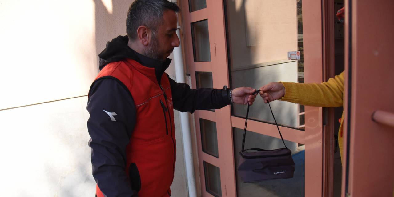 BİLECİK BELEDİYESİ, ‘ÇOCUKLARIMIZ İÇİN BESLENME ÇANTASI’ PROJESİNE DEVAM EDİYOR