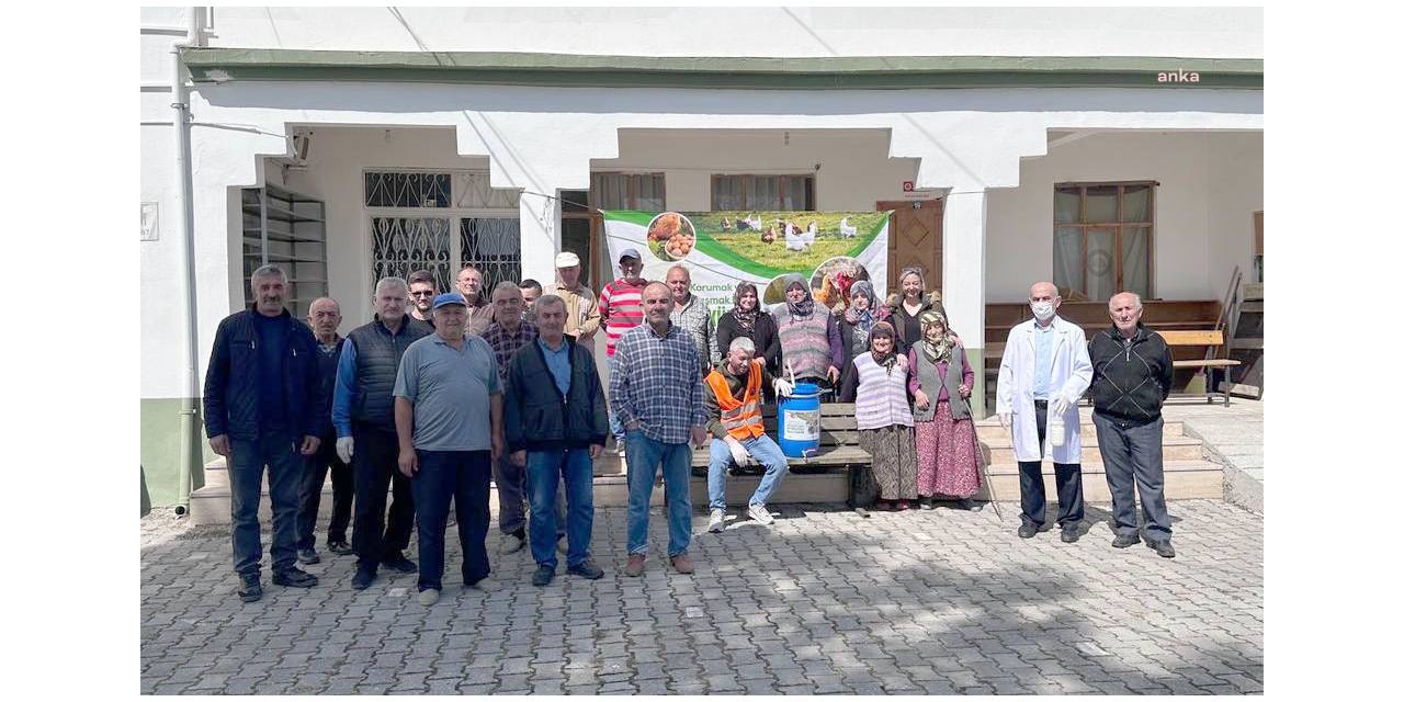 ATAKUM BELEDİYESİ'NDEN KÜMES HAYVANLARINA  AŞI UYGULAMASI