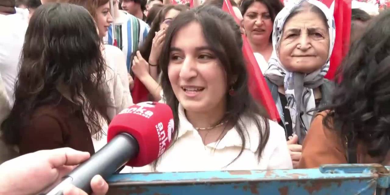 KILIÇDAROĞLU’NUN KIRŞEHİR MİTİNGİNE KATILAN YURTTAŞ: “BU BİR MİTİNG DEĞİL, GELECEK HAFTANIN KUTLAMA PROVASI"