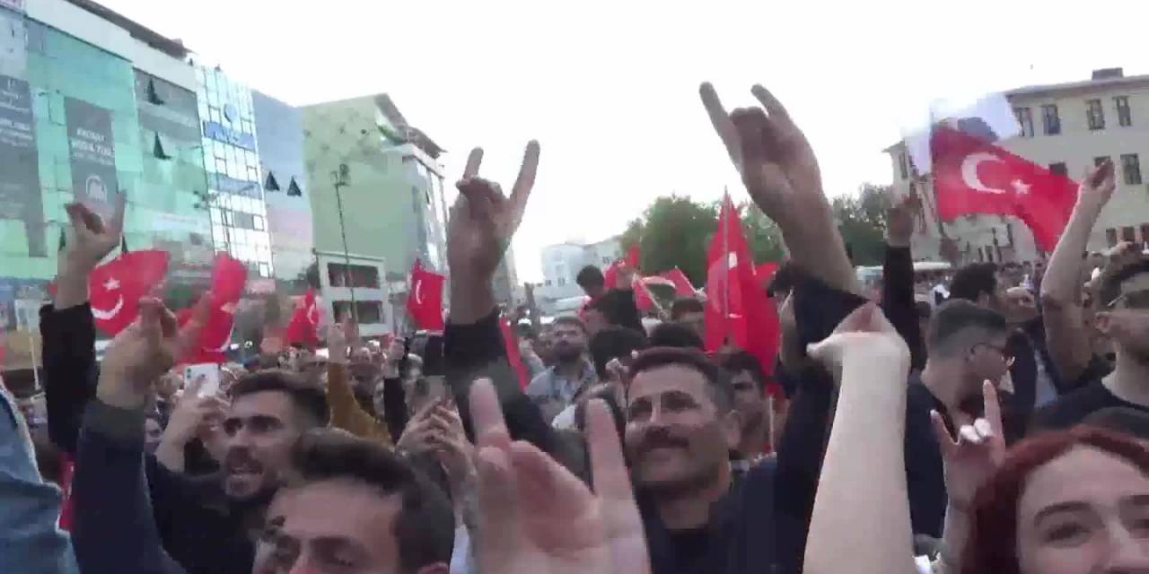 SİNAN OĞAN IĞDIR'DA: "BÜTÜN LİDERLERİ SORUMLU DİL KULLANMAYA DAVET EDİYORUZ"