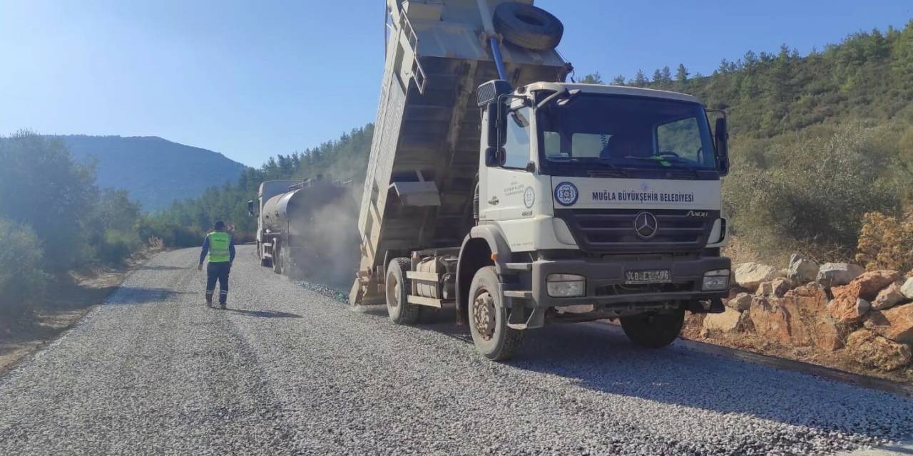 MUĞLA BÜYÜKŞEHİR BELEDİYESİ, İNŞAAT ATIKLARINI ASFALT MALZEMESİNE DÖNÜŞTÜRÜYOR