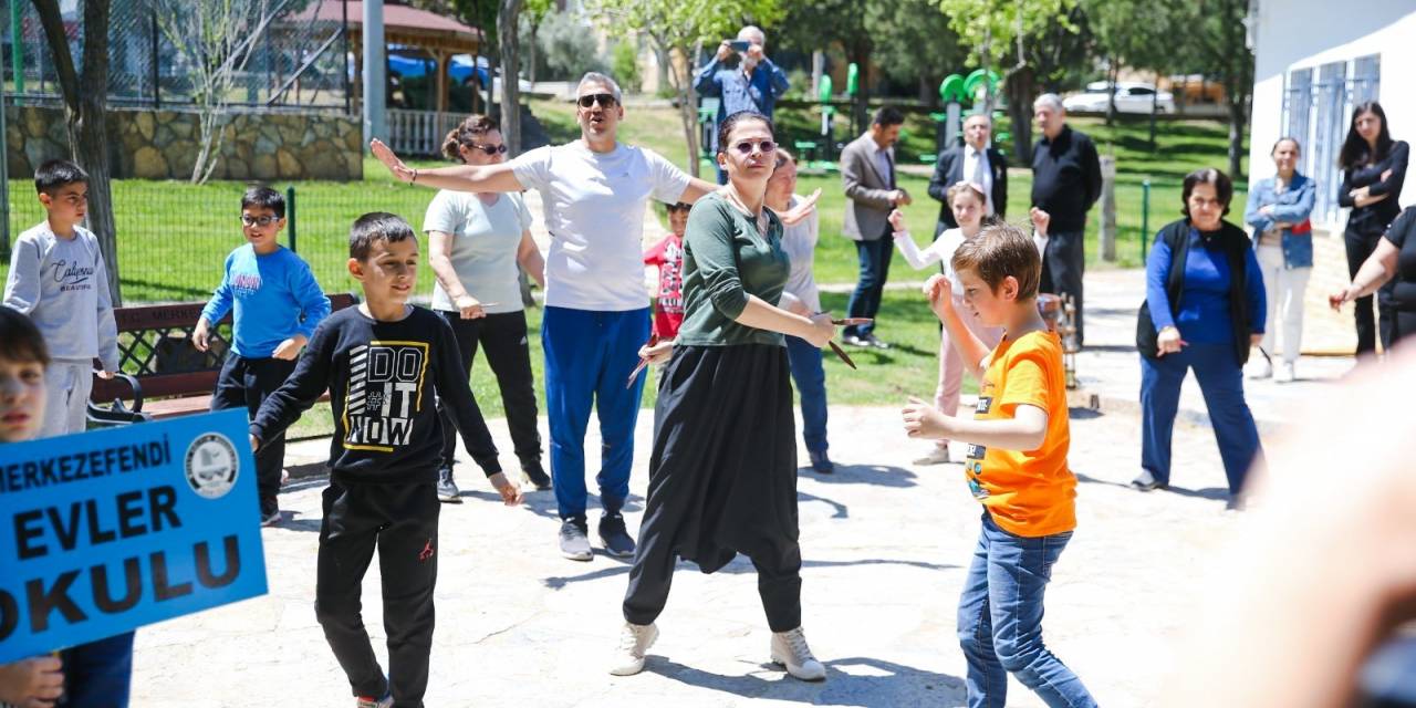 MERKEZEFENDİ BELEDİYESİ AKTİF YAŞ ALMA MERKEZİ, İLKOKULLU KONUKLARINI AĞIRLADI