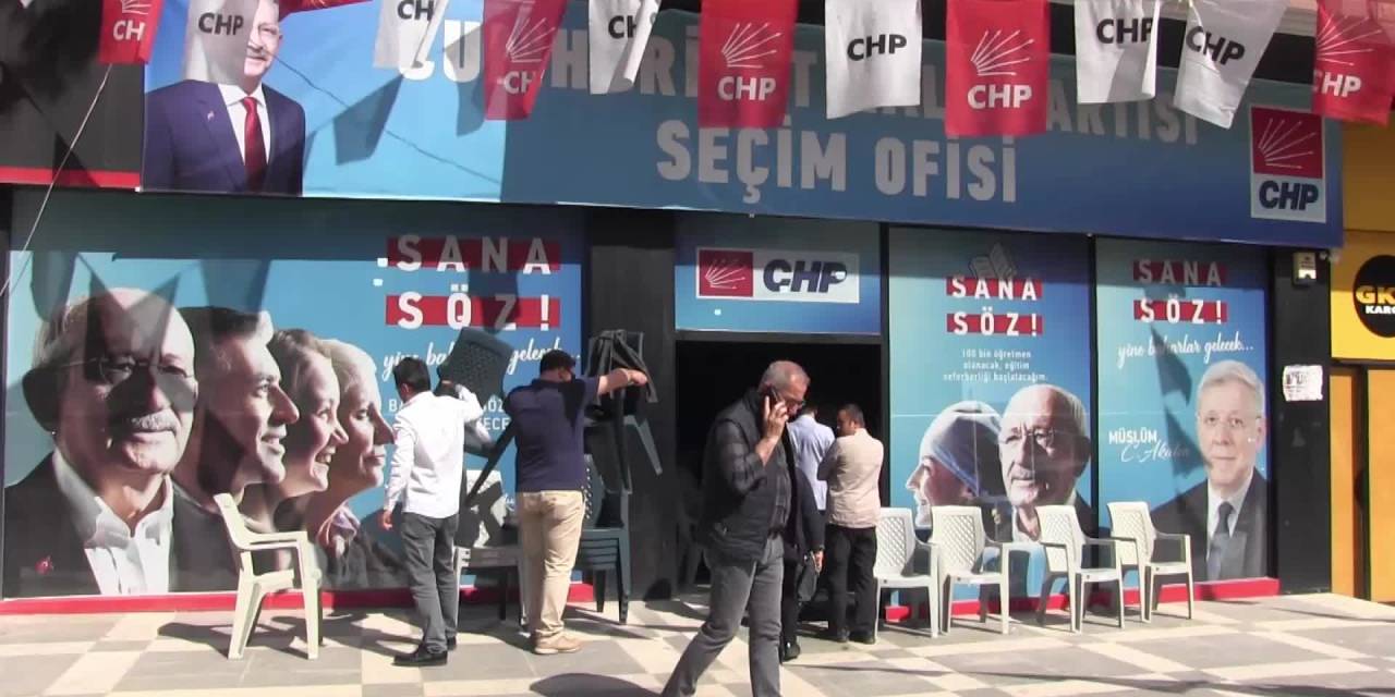 CHP ŞANLIURFA İL BAŞKANI KARADAĞ, SEÇİM BÜROSUNA SALDIRIYA TEPKİ GÖSTERDİ: "BU OLAYI ŞİDDETLE KINIYORUZ"