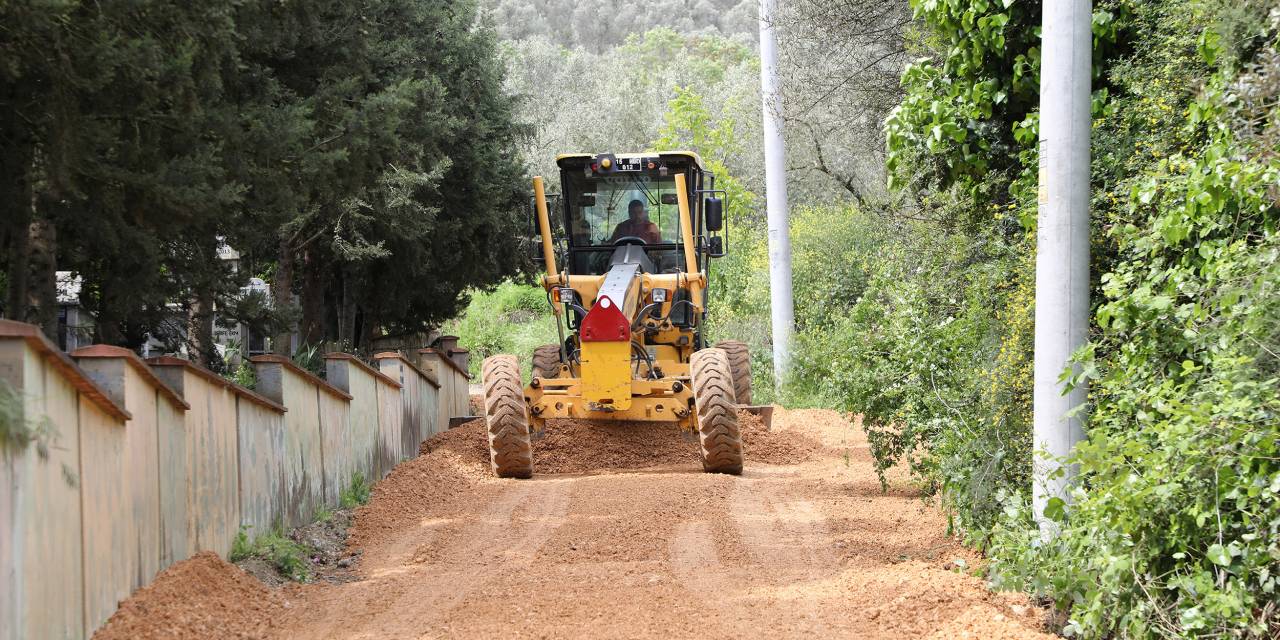 MUDANYA BELEDİYESİ, TİRİLYE MEZARLIK YOLUNDA ÇALIŞMALARA BAŞLADI