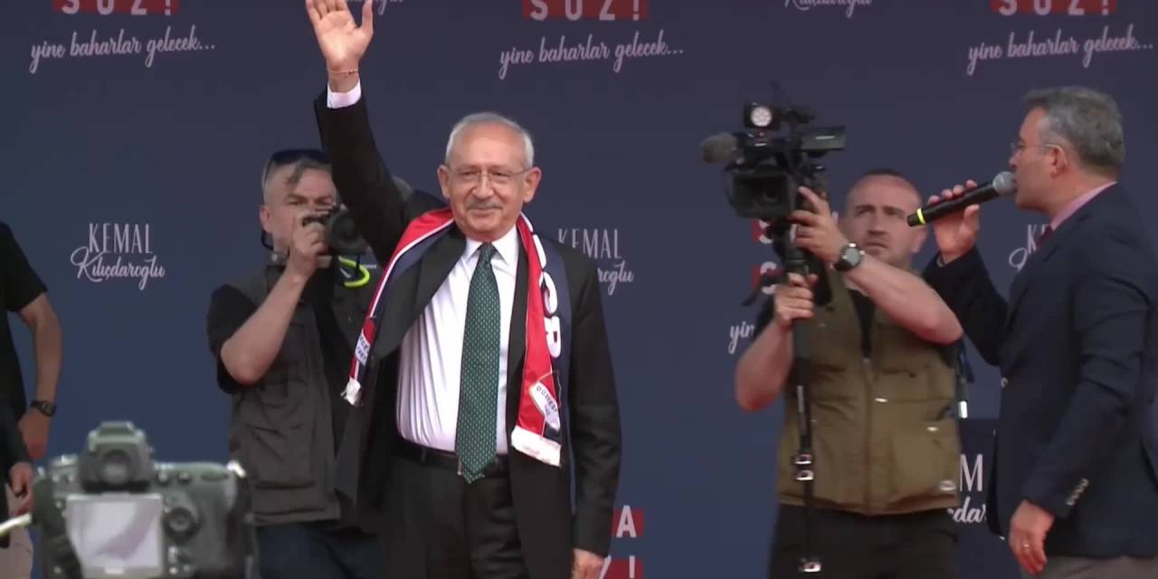 KEMAL KILIÇDAROĞLU, DÜZCE’DE: "BAY KEMAL EŞİTTİR HAK, HUKUK, ADALET"