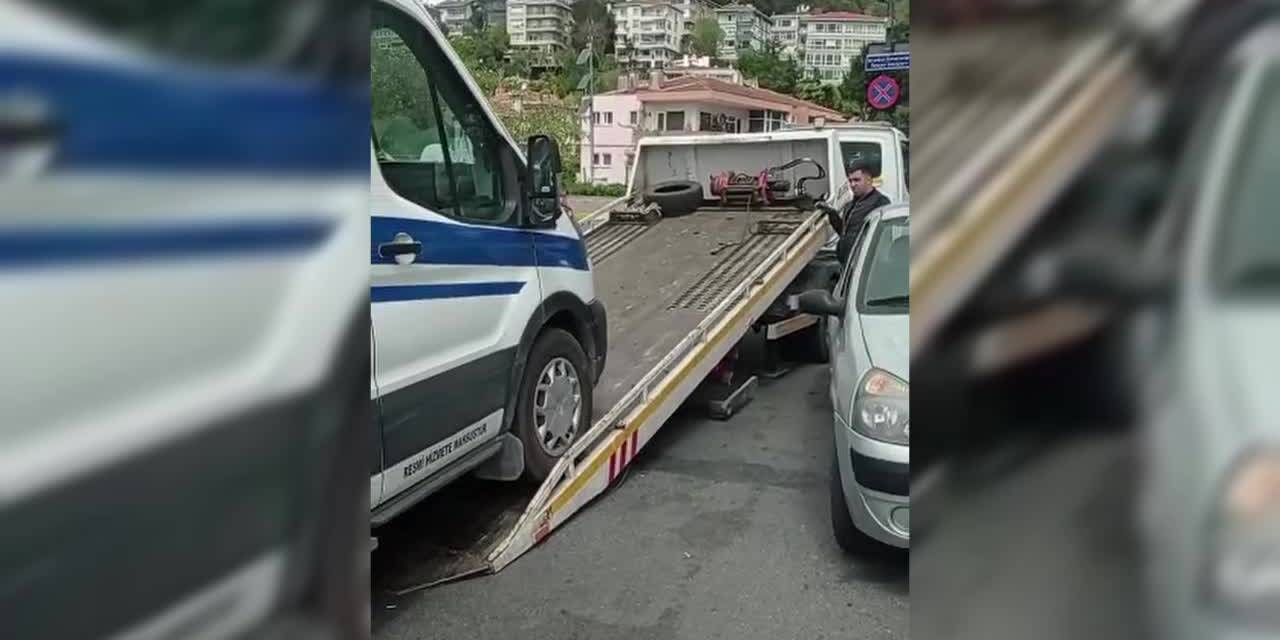 ESENYURT BELEDİYESİ'NE AİT AMBULANS AKP DÖNEMİNDEN KALMA BORÇ NEDENİYLE HASTANE ÖNÜNDE HACZEDİLDİ