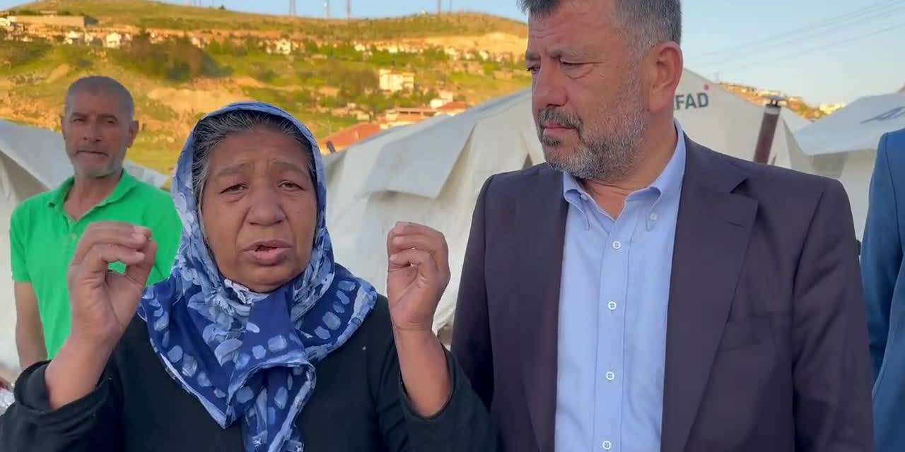 VELİ AĞBABA, MALATYA'DA KAYIP OĞLUNU ARAYAN ANNEYİ ZİYARET ETTİ: "OĞLUMUN ÖLÜSÜ YA DA DİRİSİ BULUNSUN"