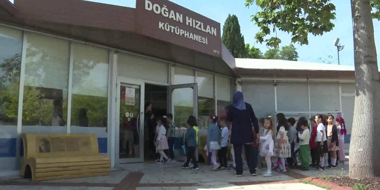 ANTALYA BÜYÜKŞEHİR’DEN ‘ANNEMLE OKUYORUM’ ETKİNLİĞİ