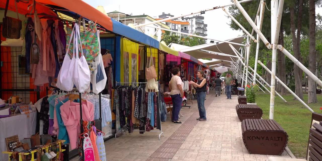 KONYAALTI BELEDİYE BAŞKANI ESEN'DEN KADIN EMEK PAZARI'NA ANNELER GÜNÜ ZİYARETİ