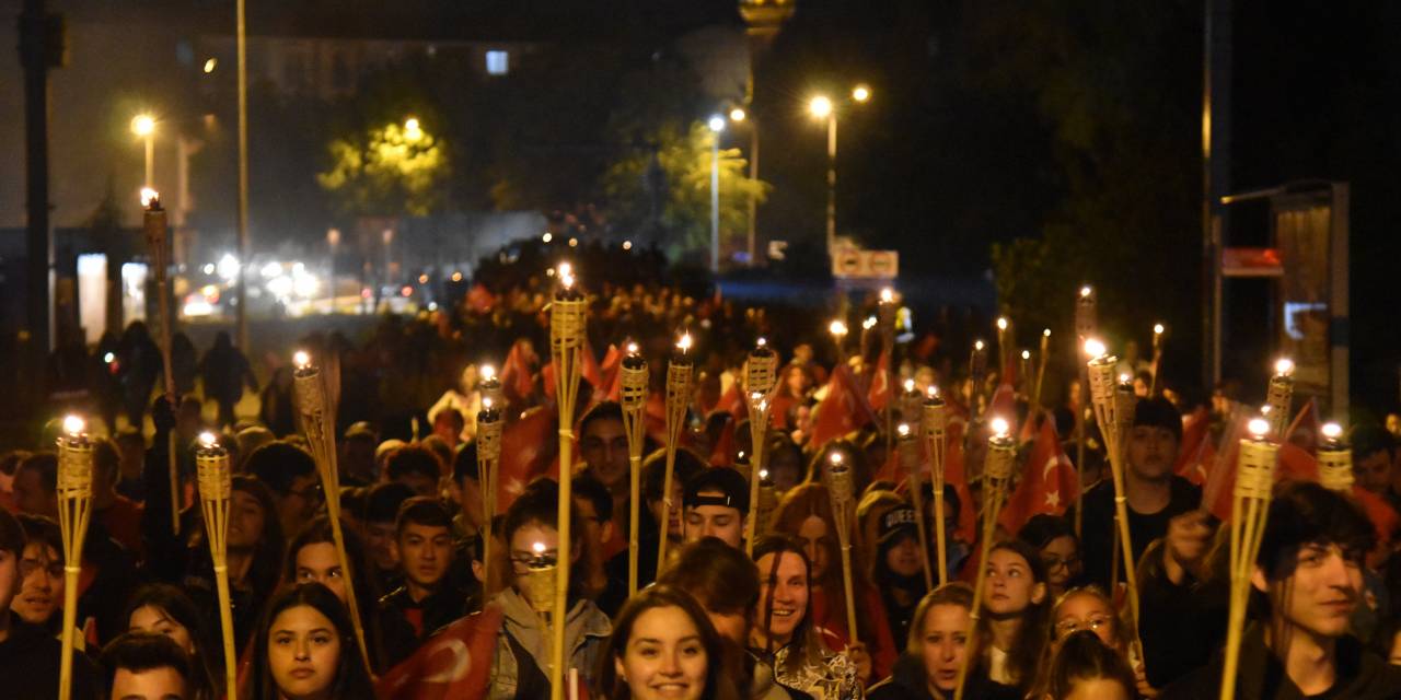 LÜLEBURGAZ’DA ON BİNLER, BAĞIMSIZLIK COŞKUSUYLA YÜRÜYECEK